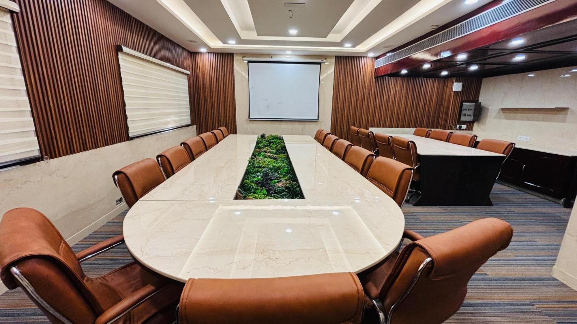 Hotel Shanti Palace Mahipalpur New Delhi Exterior photo